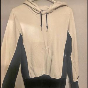 Women’s Nike Pullover